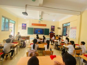 LỄ KẾT NẠP ĐỘI VIÊN MỚI NĂM HỌC 2025 - 2026 Dấu mốc ý nghĩa trong hành trình rèn luyện và trưởng thành của học sinh
